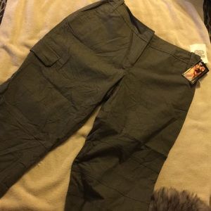 Kaki Capris “Green” size 8